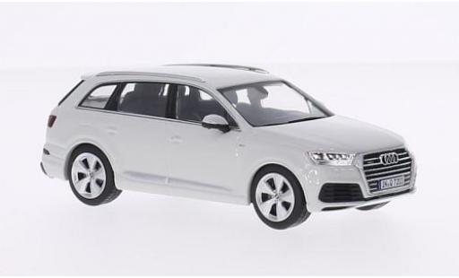 Diecast model cars Audi Q7 suv white 2015 1/43 I Spark