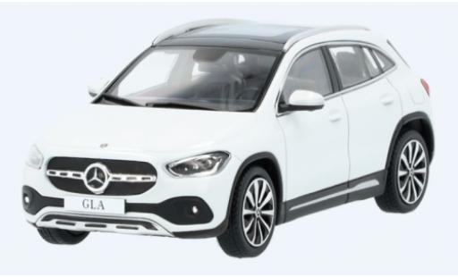 Diecast model cars Mercedes GLA Base (H247) white 1/43 Spark