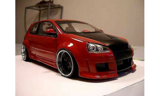 Volkswagen Golf GTI 1/18 Revell zender red diecast model cars