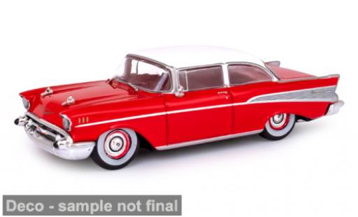 Diecast model cars Chevrolet Bel Air Coupe red/white 1957 1/64 IXO America