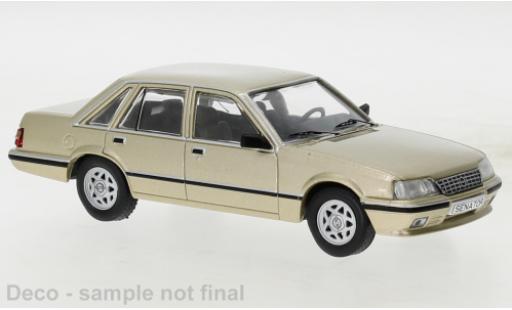 Diecast model cars Opel Senator A2 metallise beige clair 1983 1/43 IXO