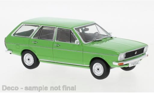 Diecast model cars Volkswagen Passat B1 Variant LS green 1975 1/43 IXO