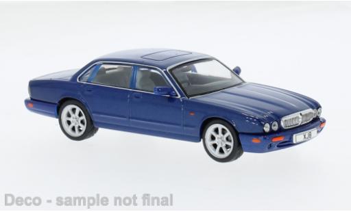 Diecast model cars Jaguar XJ8 Base 8 (X308) metallise blue 1998 1/43 IXO