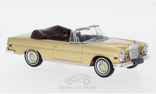 Diecast model cars Mercedes 280 Base SE (W111) 3.5 gold 1969 1/43 IXO
