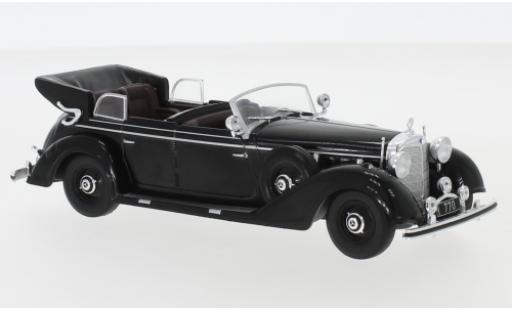 Diecast model cars Mercedes 770 Cabriolet K Convertible black 1938 1/43 IXO