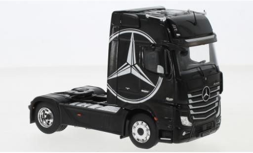 Diecast model cars Mercedes Actros Base MP4 black/Dekor 2012 1/43 IXO