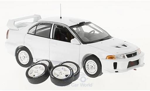 Diecast model cars Mitsubishi Lancer Evolution V matt-white 1998 Plain Body Version inklusive 4 Ersatzr&Atilde;&curren;der 1/43 IXO