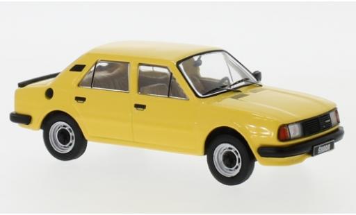 Diecast model cars Skoda 120 Base L yellow 1983 1/43 IXO