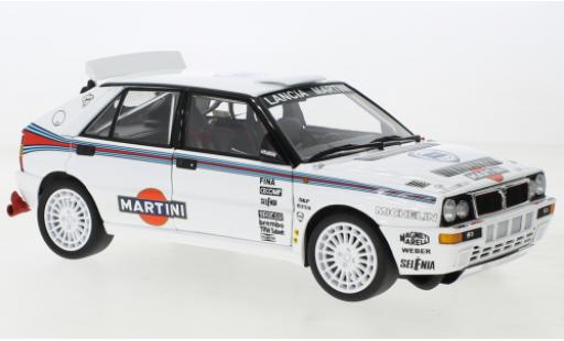 Diecast model cars Lancia Delta HF Integrale Evoluzione Evolutione white 1992 1/18 Kyosho