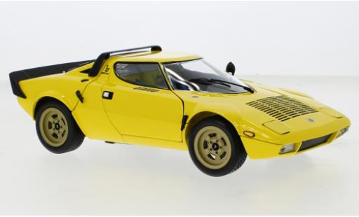 Diecast model cars Lancia Stratos HF yellow 1/18 Kyosho