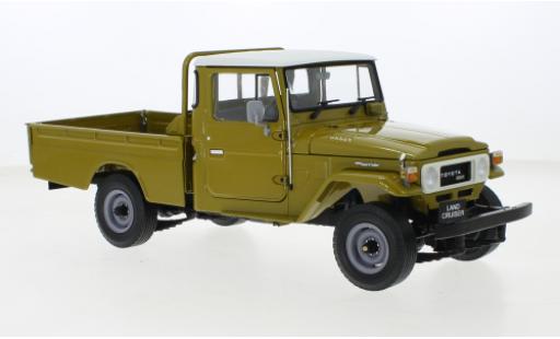 Diecast model cars Toyota Land Cruiser 40 Pick Up oliv 1/18 Kyosho