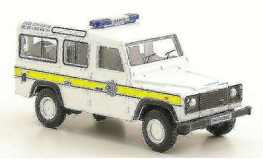 Land Rover Defender Base 1/76 Oxford Station Wagon Garda Confidential diecast model cars