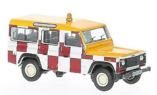 Land Rover Defender Base 1/76 Oxford Station Wagon RAF Northolt diecast model cars