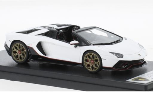 Diecast model cars Lamborghini Aventador Ultimae Roadster LP 780-4 metallise white 1/43 Look Smart