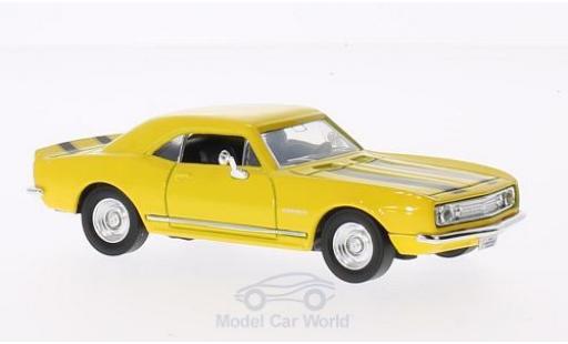 Diecast model cars Chevrolet Camaro Z28 Z-28 yellow 1967 with blacken stripes without Vitrine 1/43 Lucky Die Cast