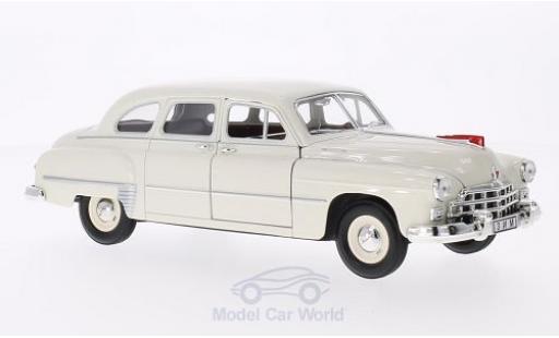 Diecast model cars Gaz 12 ZIM GAZ white 1/18 Lucky Die Cast