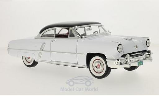 Diecast model cars Lincoln Capri Base white/black 1952 1/18 Lucky Die Cast