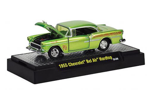 Diecast model cars Chevrolet Bel Air tuning Hardtop metallic green 1955 Capot et les portes avec fonction in PC-Box Wild Cards 1/64 M2 Machines