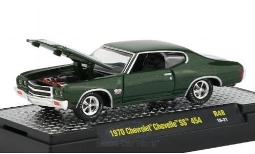 Diecast model cars Chevrolet Chevelle SS 454 metallic green/white 1970 1/64 M2 Machines