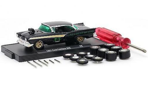 Diecast model cars Ford Fairlane 500 black ET Mags 1957 y compris les 12 Roues de remplacement 6 axas et 1 Schraubenzieher voiture-Wheels Release 06 1/64 M2 Machines