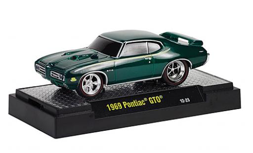 Diecast model cars Pontiac GTO 1969 metallic green Capot avec fonction Ground Pounders 1/64 M2 Machines