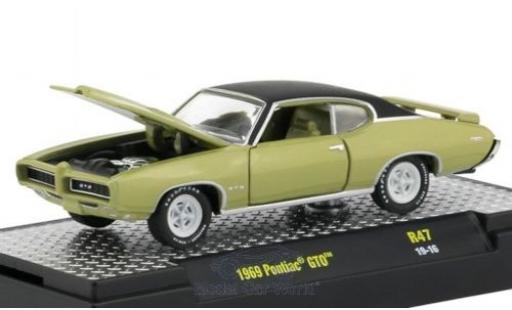 Diecast model cars Pontiac GTO 1969 metallic green/matt-black 1/64 M2 Machines