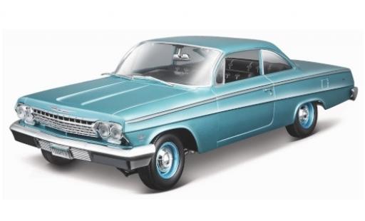 Diecast model cars Chevrolet Bel Air Coupe metallic turquoise 1962 1/18 Maisto