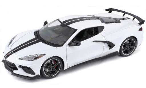 Diecast model cars Chevrolet Corvette Stingray (C8) white/black 2020 1/18 Maisto
