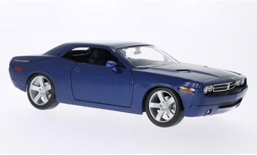 Diecast model cars Dodge Challenger Concept metallic blue/matt-black 2006 1/18 Maisto