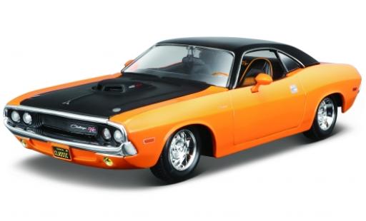 Diecast model cars Dodge Challenger R/T orange/black 1970 1/24 Maisto