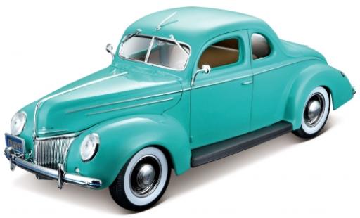Diecast model cars Ford Deluxe Coupe turquoise 1939 1/18 Maisto