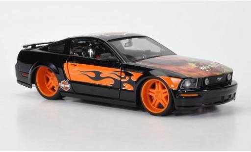 Diecast model cars Ford Mustang GT Harley-Davidson 2006 1/24 Maisto