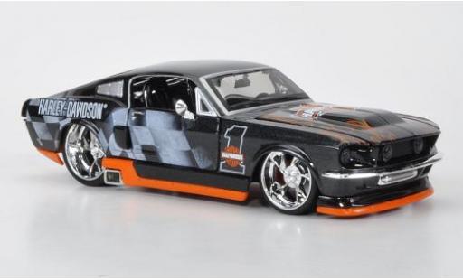 Diecast model cars Ford Mustang GT black/Dekor 1967 Harley-Davidson 1/24 Maisto