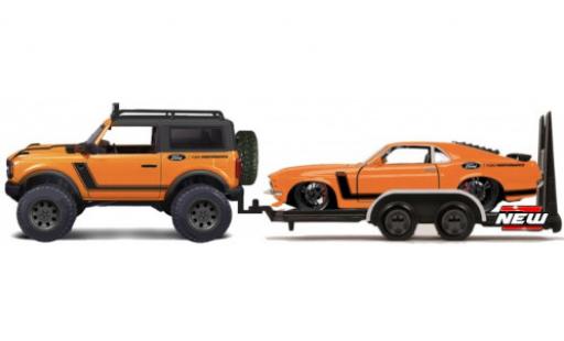 Diecast model cars Ford Bronco Badlands Offroad orange/black Perfomance 2021 1/24 Maisto