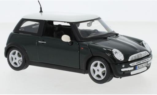 Diecast model cars Mini Cooper Base metallic green/white 1/24 Maisto