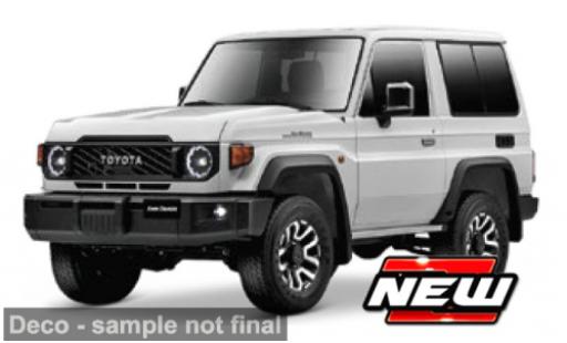 Diecast model cars Toyota Land Cruiser 70 white 1/43 Maisto