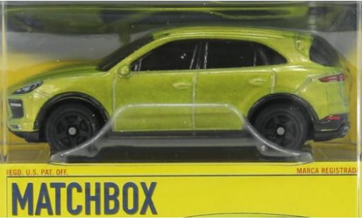 Diecast model cars Porsche Cayenne Turbo metallise green 1/64 Matchbox