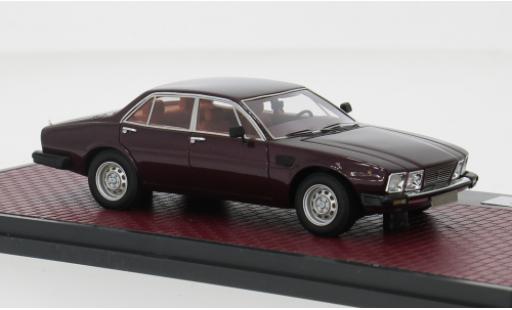 Diecast model cars De Tomaso Deauville Berline Series 2 red 1978 1/43 Matrix