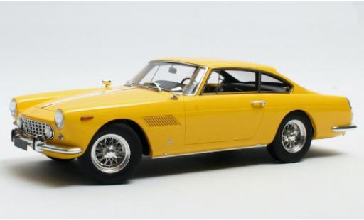 Diecast model cars Ferrari 250 GTE 2+2 yellow 1960 1/18 Matrix