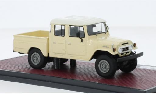 Diecast model cars Toyota Land Cruiser HJ45 Crew Cab beige/white 1/43 Matrix