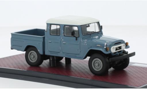 Diecast model cars Toyota Land Cruiser HJ45 Crew Cab grey/white 1/43 Matrix