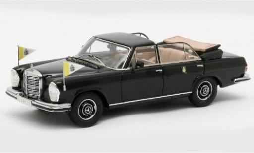 Diecast model cars Mercedes 300 Landaulet SEL Landaulette black Vatikan 1951 with Standarten 1/43 Matrix