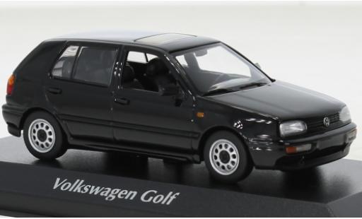 Diecast model cars Volkswagen Golf Base black 1997 1/43 Maxichamps