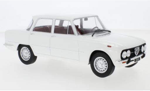 Diecast model cars Alfa Romeo Giulia Nuova Super white 1974 1/18 MCG
