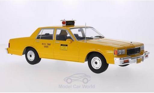 Diecast model cars Chevrolet Caprice Classic Sedan yellow NYC Taxi 1985 T&Atilde;&frac14;ren and Hauben closed 1/18 MCG