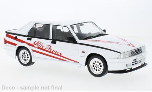 Diecast model cars Alfa Romeo 75 turbo Evoluzione white 1987 1/18 MCG