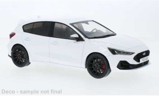 Diecast model cars Ford Focus ST Track Pack white 2022 1/18 MCG