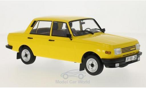 Diecast model cars Wartburg 353 Base yellow 1985 T&Atilde;&frac14;ren and Hauben closed 1/18 MCG