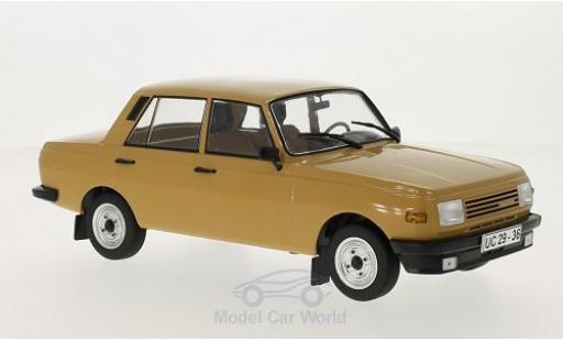 Diecast model cars Wartburg 353 Base brown 1985 T&Atilde;&frac14;ren and Hauben closed 1/18 MCG