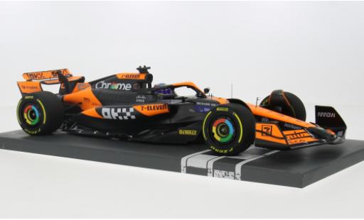 Diecast model cars McLaren F1 Base MCL38 formula 1 Ungarn 2024 Team O.Piastri 1/18 Minichamps